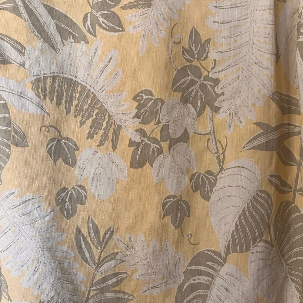 Tommy Bahama 100% Silk Embroidered Tropical Leaf Shirt - Picture 7 of 13